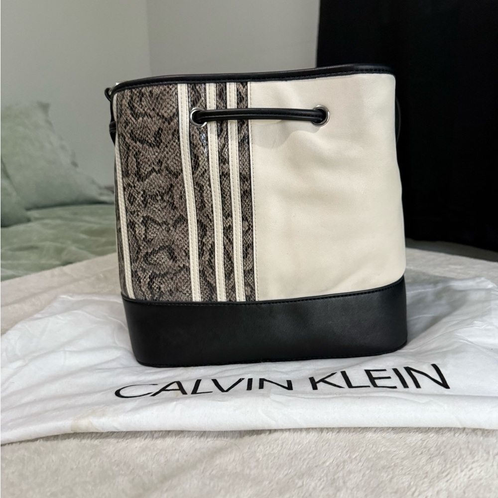 Calvin Klein Black and Cream Shoulder Bag with Drawstring Detail - Picture 3 of 3